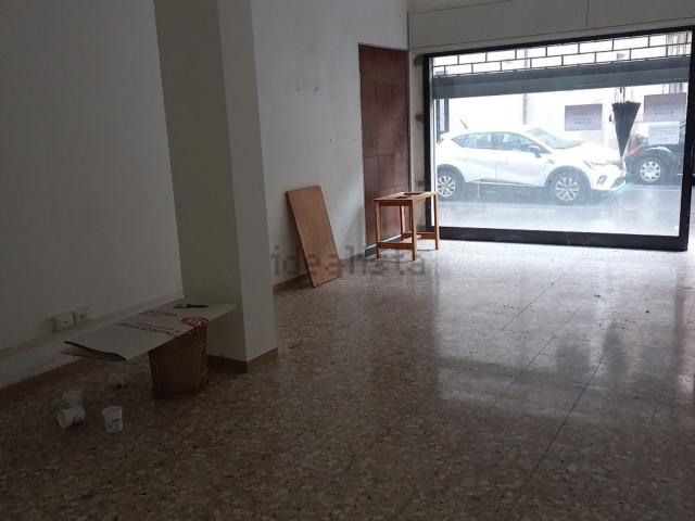 Locale Commerciale in vendita a Unione di Comuni della Romagna Forlivese, Quattro