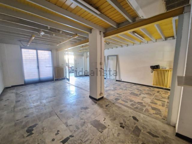 Locale Commerciale in vendita a Piemonte, Alessandria