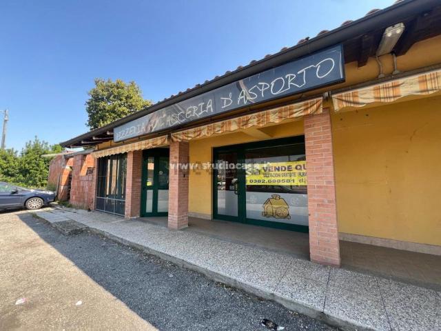 Locale Commerciale in vendita a Torrevecchia Pia, Lombardia
