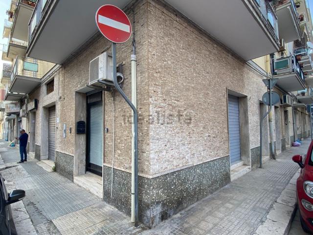 Locale Commerciale in vendita a Commenda, Puglia