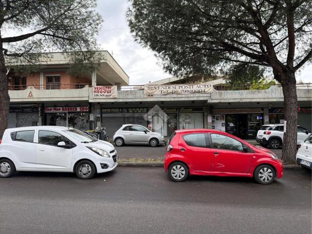 Locale Commerciale in vendita a Municipio Roma VII, Roma Capitale