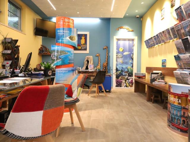 Locale Commerciale in vendita a Roseto degli Abruzzi, Teramo
