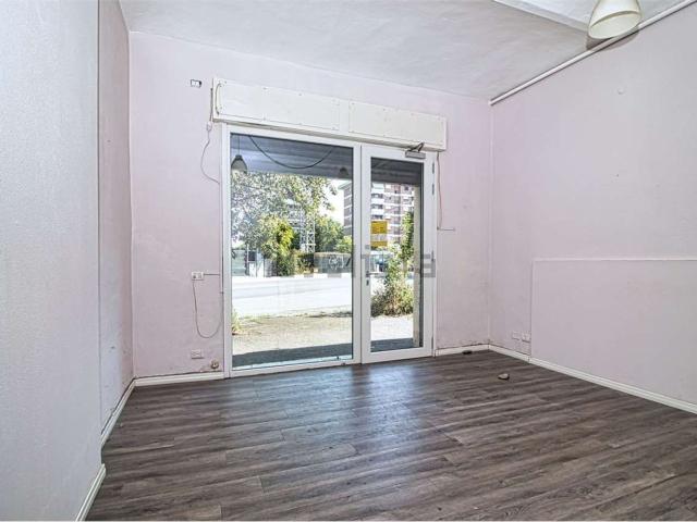 Locale Commerciale in vendita a Torrenova, Modena