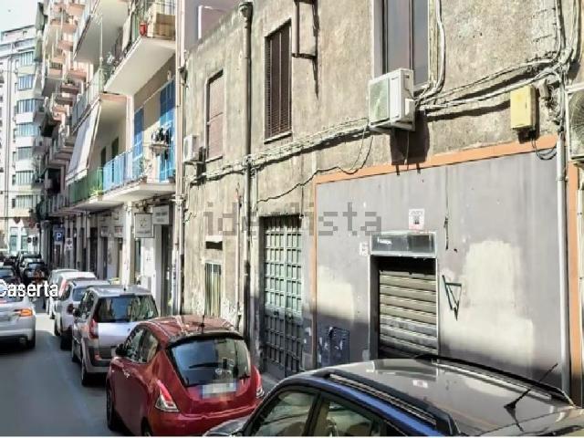 Locale Commerciale in vendita a Borgo-Sanzio, Catania