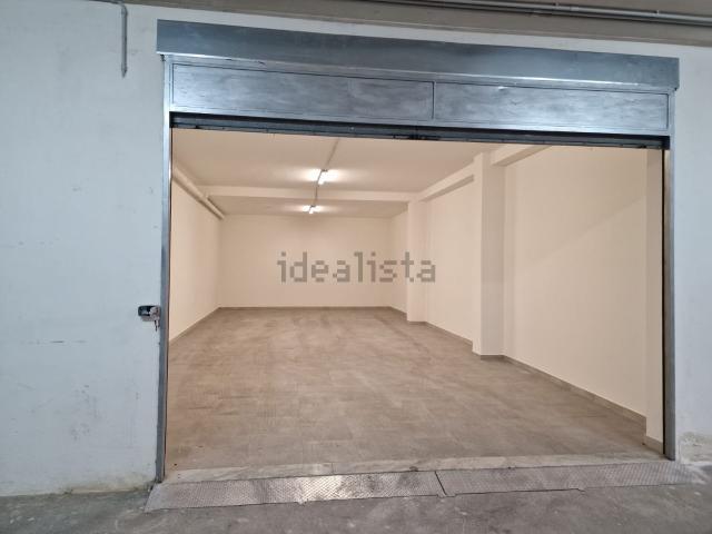 Locale Commerciale in vendita a Scafati, Campania