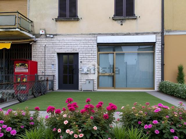 Locale Commerciale in vendita a Manerbio, Lombardia