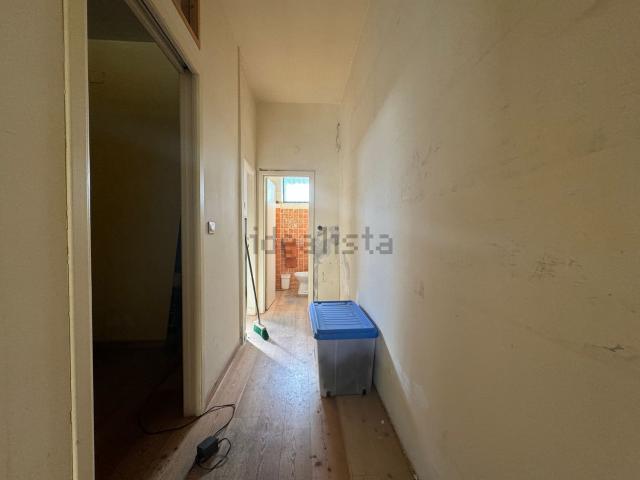 Locale Commerciale in vendita a Mantignano, Firenze