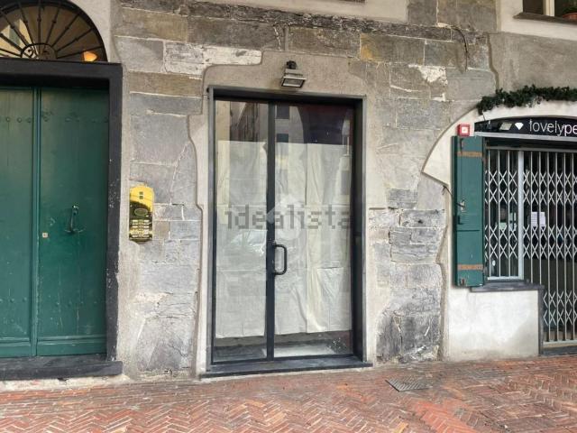 Locale Commerciale in vendita a Sampierdicanne, Chiavari