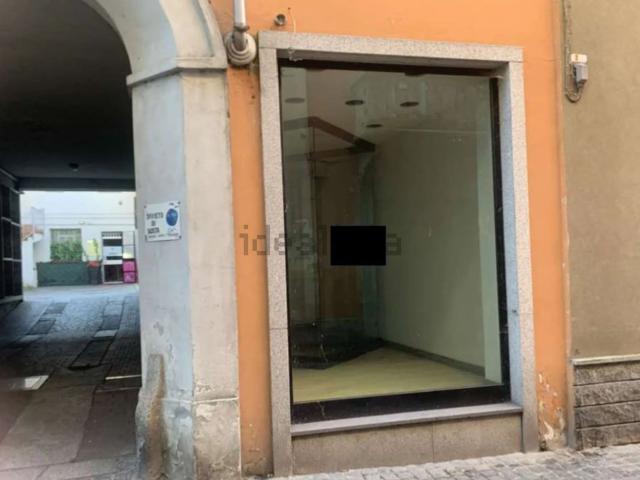 Locale Commerciale in vendita a Piemonte, Alessandria