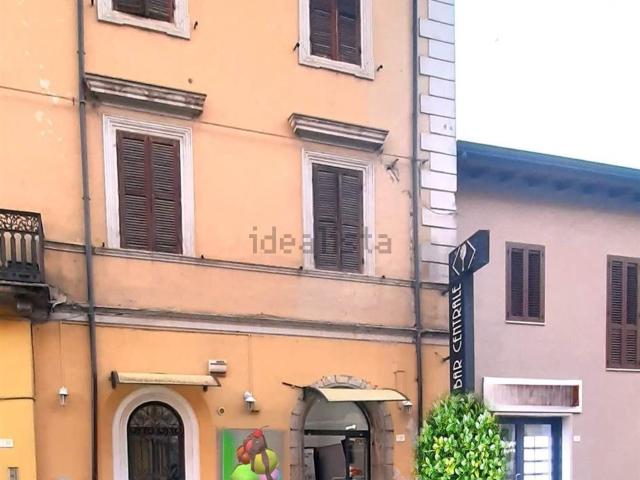 Locale Commerciale in vendita a Carsoli, Abruzzo