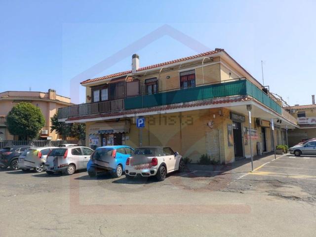 Locale Commerciale in vendita a Poggio dell'Asino, Roma Capitale