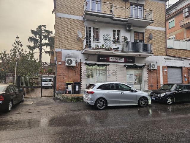Locale Commerciale in vendita a Villa Verde, Roma Capitale