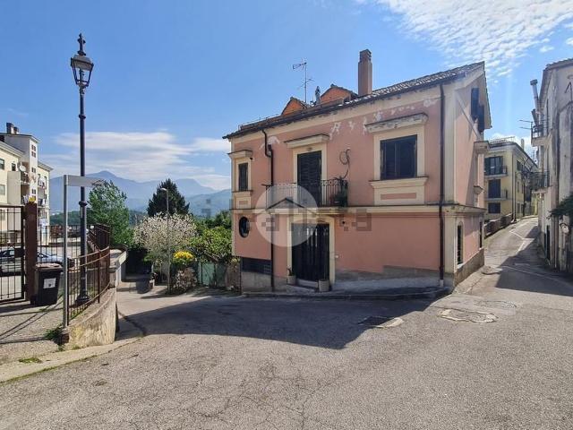 Capannone in vendita a Capo Saragnano, Baronissi