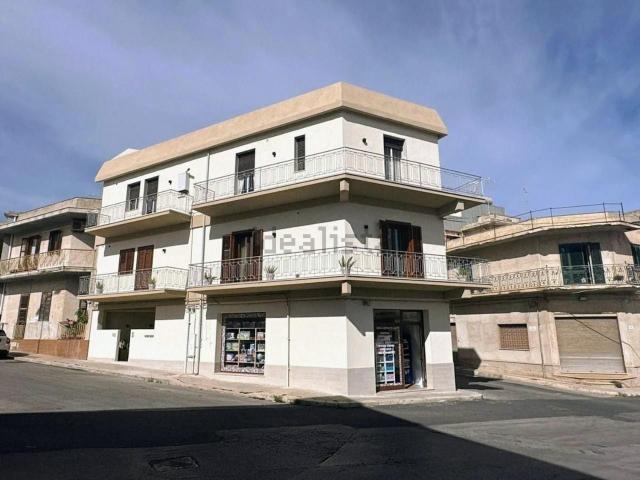 Locale Commerciale in vendita a Ispica, Sicilia