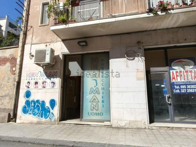 Locale Commerciale in vendita a Borgo-Sanzio, Catania