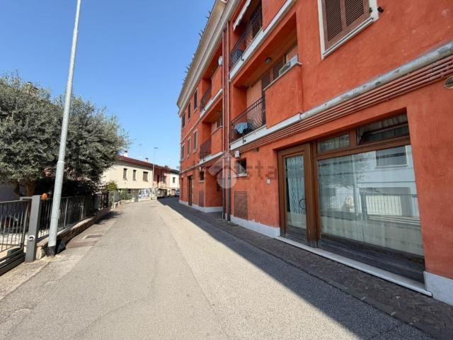 Locale Commerciale in vendita a Carpenedolo, Lombardia