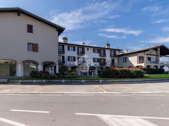 Locale Commerciale in vendita a Capriano Del Colle, Lombardia