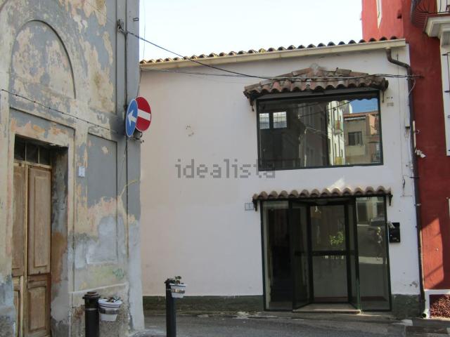 Locale Commerciale in vendita a Seuna, Nuoro