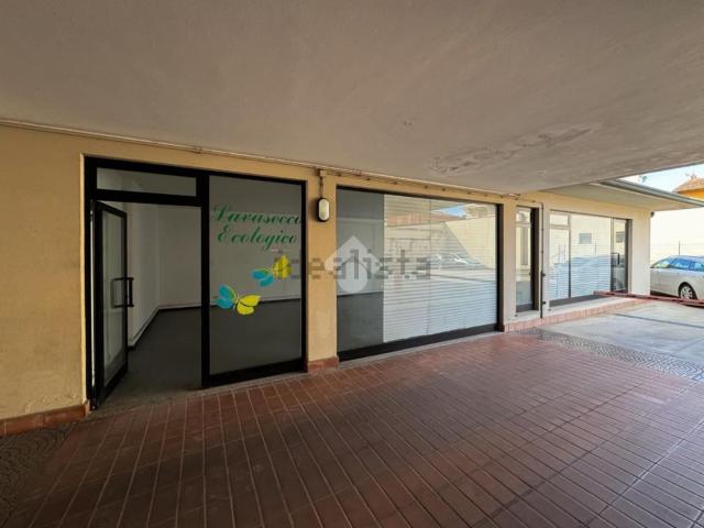 Locale Commerciale in vendita a Verolavecchia, Lombardia