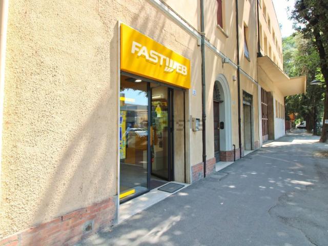 Locale Commerciale in vendita a Unione della Romagna Faentina, Faenza