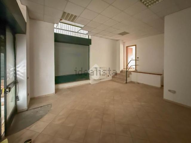Locale Commerciale in vendita a Borgolombardo, San Giuliano Milanese