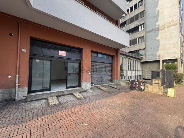 Locale Commerciale in vendita a Borgolombardo, San Giuliano Milanese
