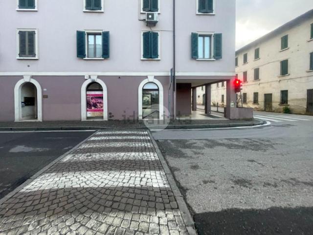 Locale Commerciale in vendita a Molinetto, Mazzano