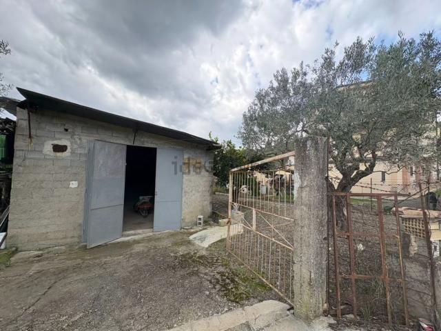 Locale Commerciale in vendita a Santa Maria, Calabria