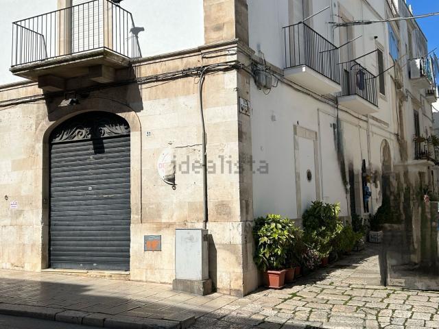 Locale Commerciale in vendita a Puglia, Bari