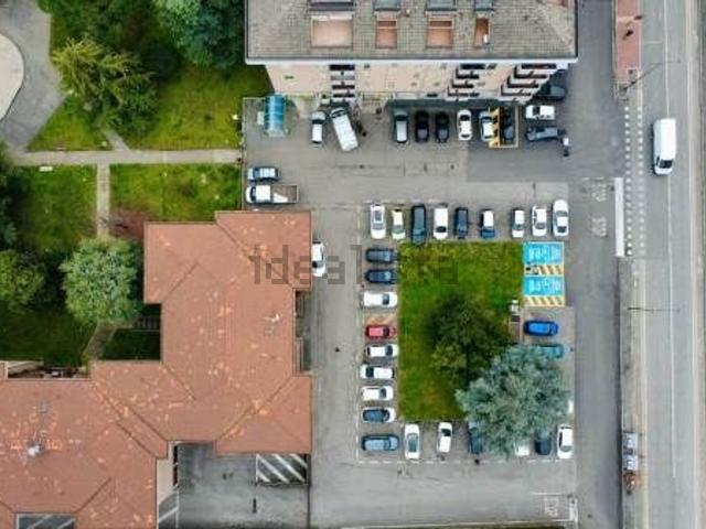 Locale Commerciale in vendita a Zona Ovest, Brescia