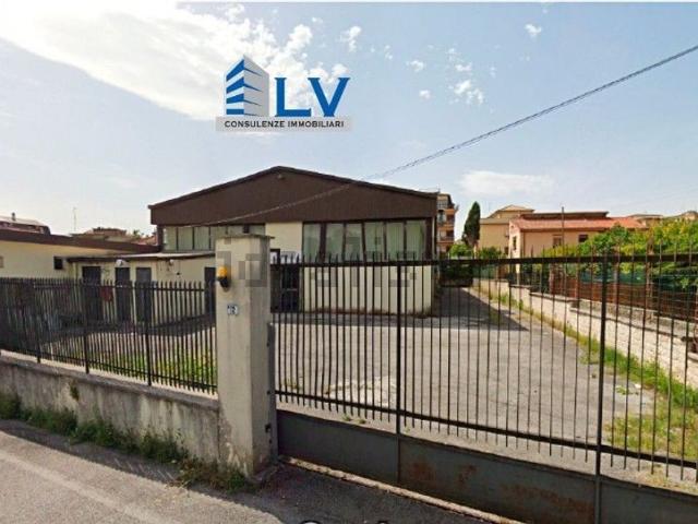 Locale Commerciale in vendita a Frosinone, Lazio