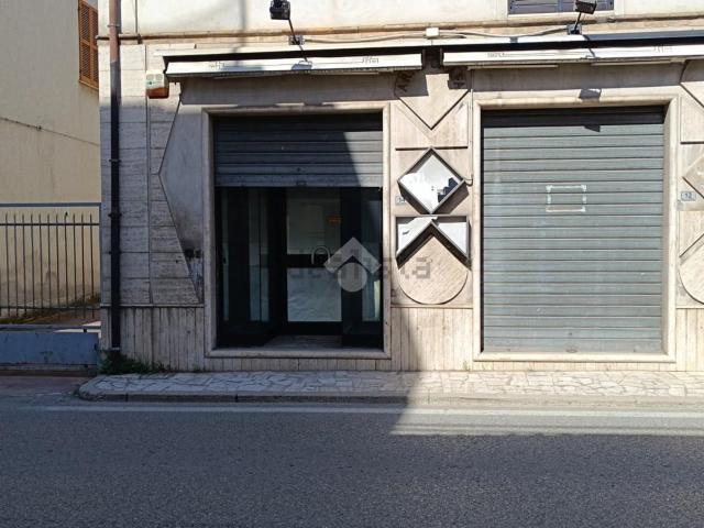 Locale Commerciale in vendita a Unione dei Comuni della Val Vibrata, Sant'egidioalla Vibrata