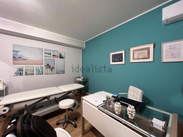 Locale Commerciale in vendita a Fiumefreddo Di Sicilia, Sicilia
