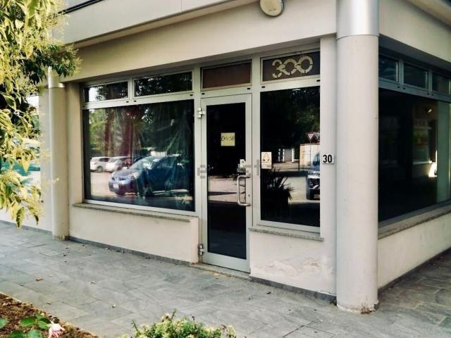 Locale Commerciale in vendita a Albignasego, Veneto