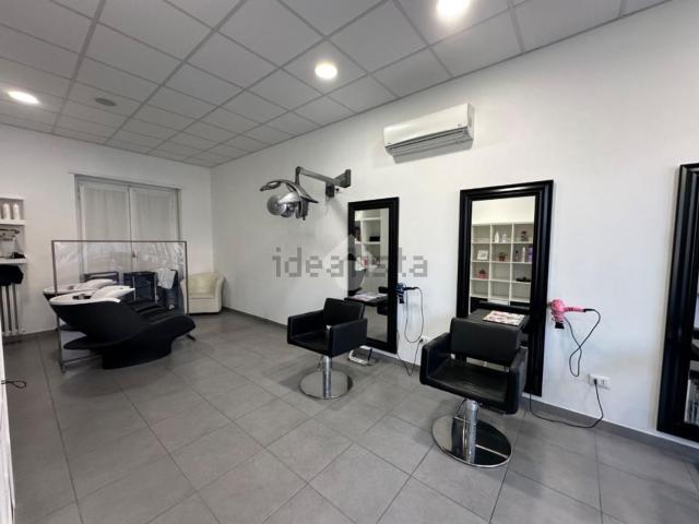 Locale Commerciale in vendita a Piemonte, Cuneo