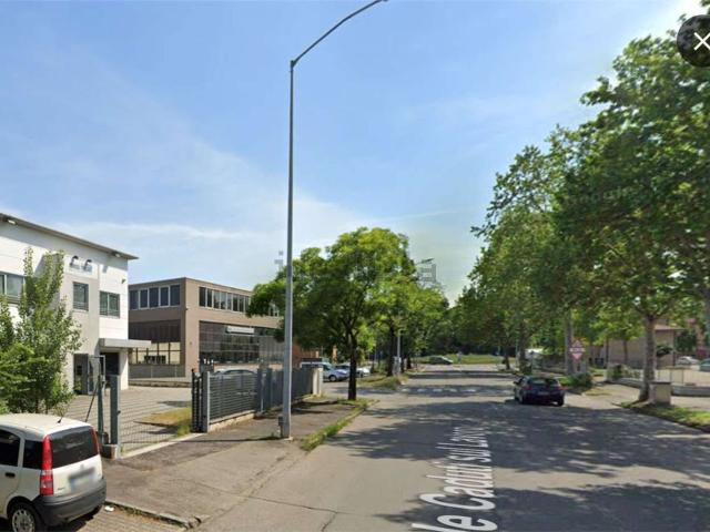 Locale Commerciale in vendita a Crocetta-San Lazzaro-Modena Est, Modena