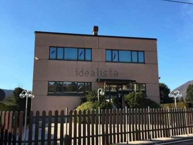 Locale Commerciale in vendita a Comunità Montana del Piambello, Cunardo