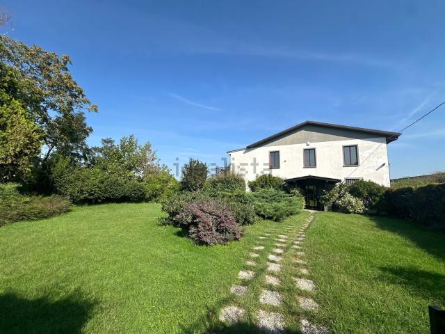 Locale Commerciale in vendita a San Martino in Beliseto, Castelverde