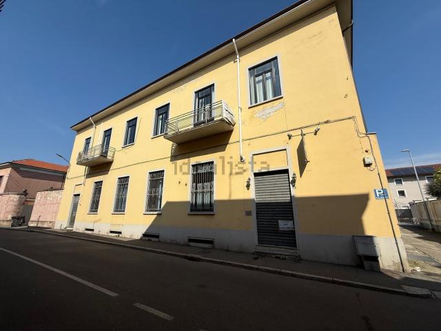 Locale Commerciale in vendita a Piemonte, Novara