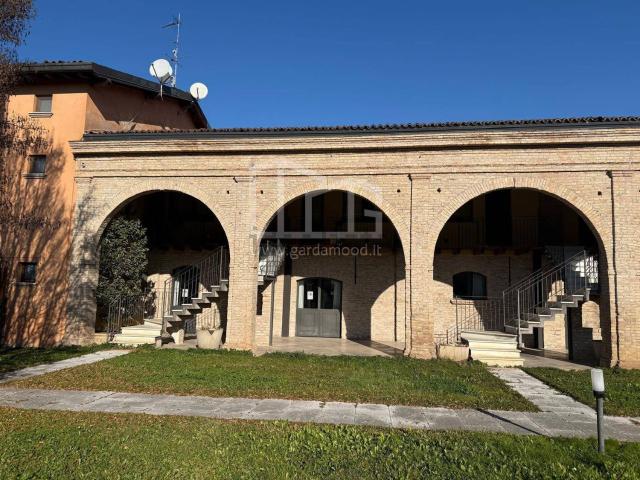 Locale Commerciale in vendita a Isorella, Lombardia