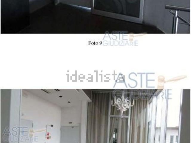 Locale Commerciale in vendita a Marche, Ancona