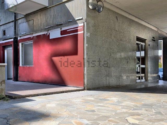 Locale Commerciale in vendita a Volta-Prealpi, Saronno