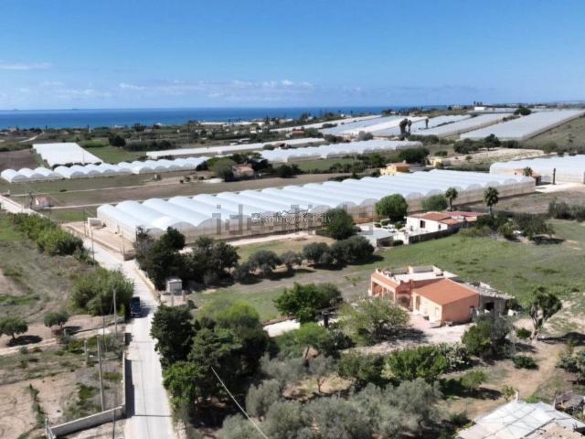 Locale Commerciale in vendita a Pachino, Sicilia