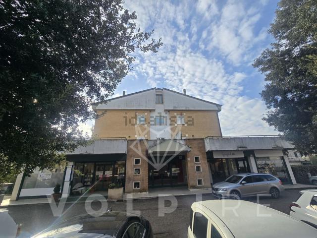 Locale Commerciale in vendita a Bastiola, Bastia Umbra
