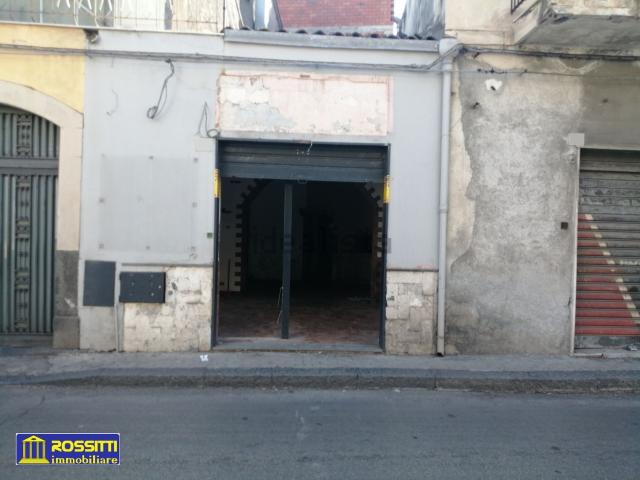 Locale Commerciale in vendita a Santa Marina, Paternò