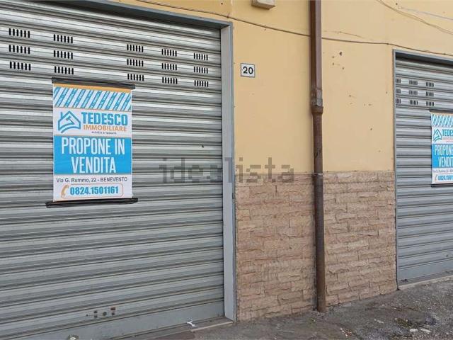 Locale Commerciale in vendita a Libertà, Benevento