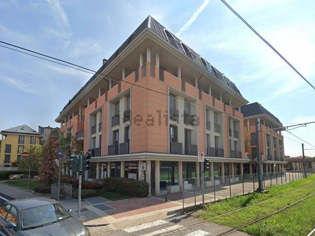 Locale Commerciale in vendita a Alzano Lombardo, Lombardia