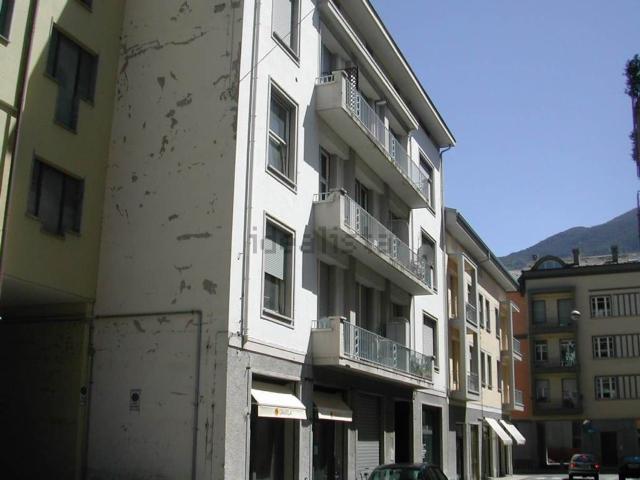 Locale Commerciale in vendita a Campoledro, Sondrio