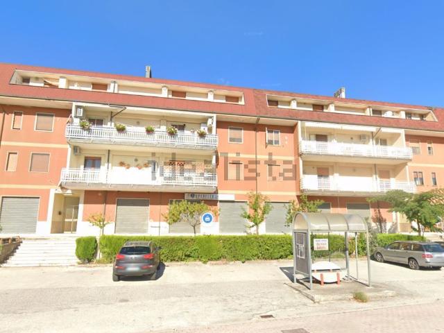 Locale Commerciale in vendita a Bojano, Molise