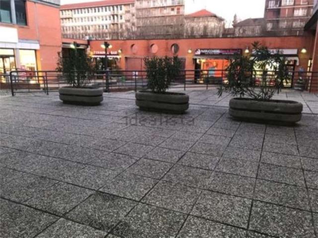 Locale Commerciale in vendita a Ticinello, Pavia
